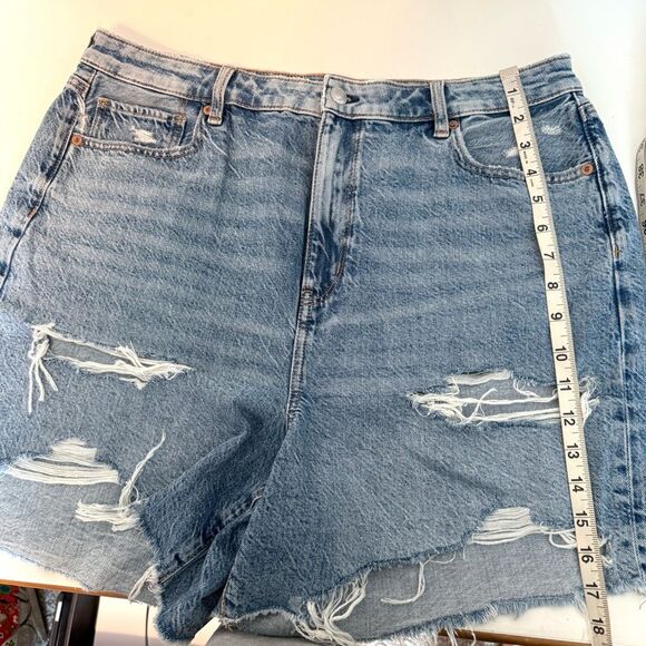 American Eagle Distressed Baggy Mom Short Size 16 - Picture 12 of 12
